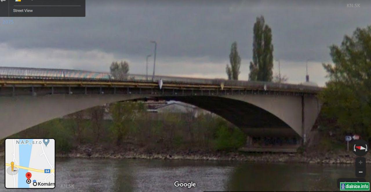 2075 Vážsky most v apríli 2012