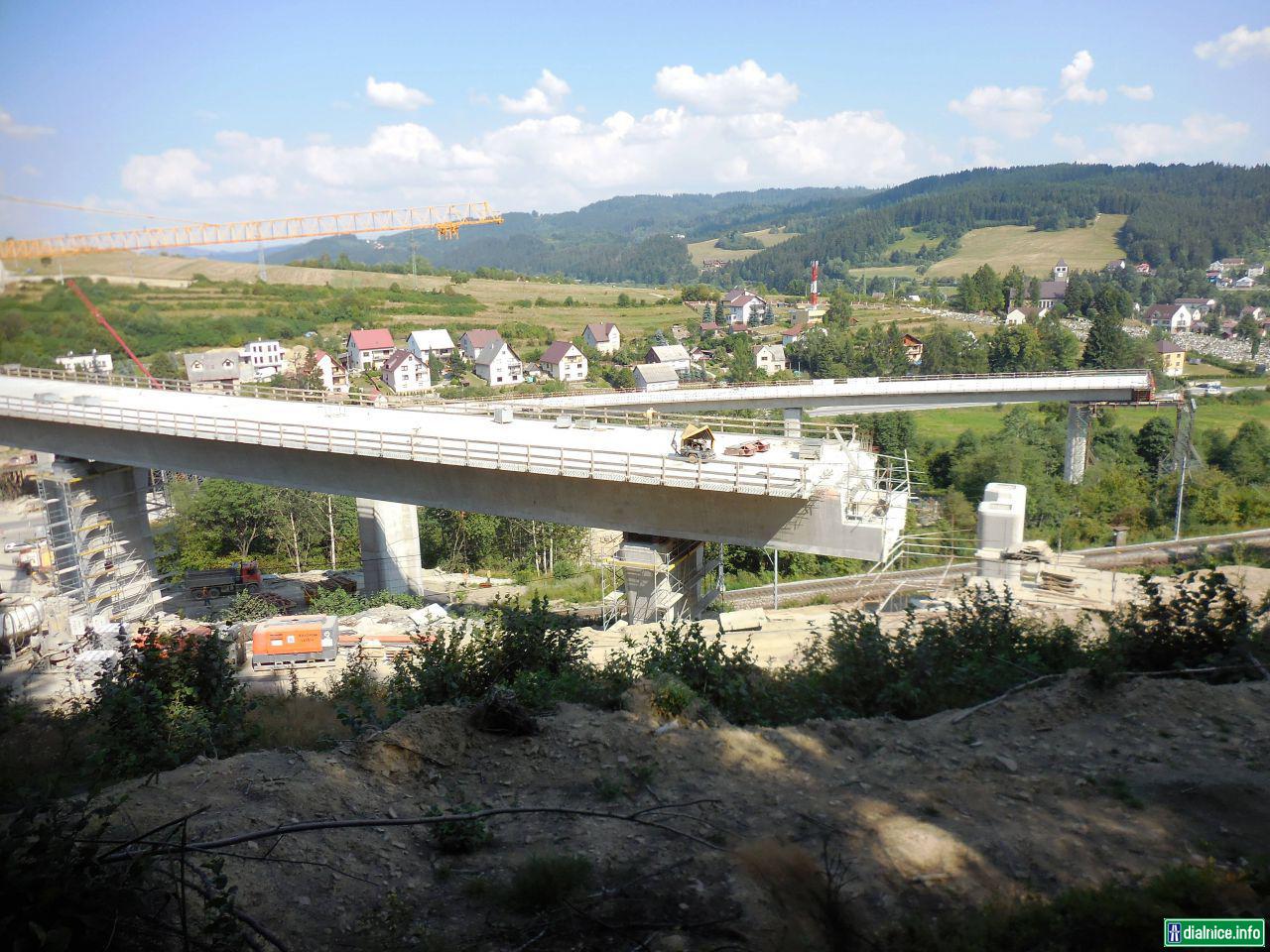 MUK Svrčinovec-most 237-10 v pozadi 237-20
