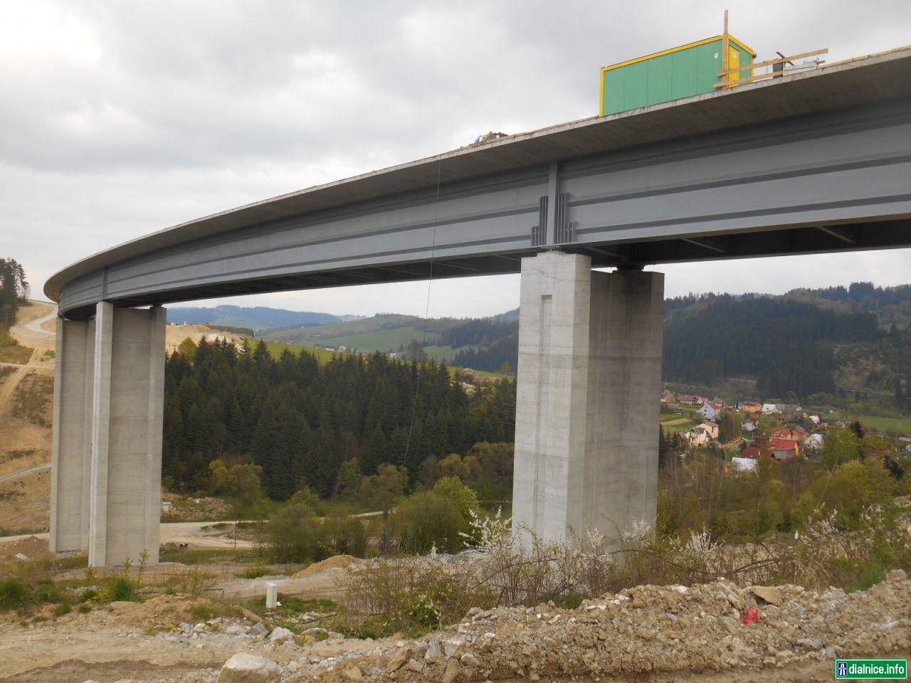 most Vŕšok (začína budovanie ríms)