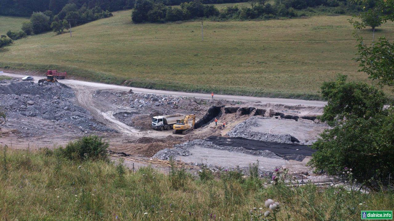 Pred záp.portálom tunelu Ovčiarsko