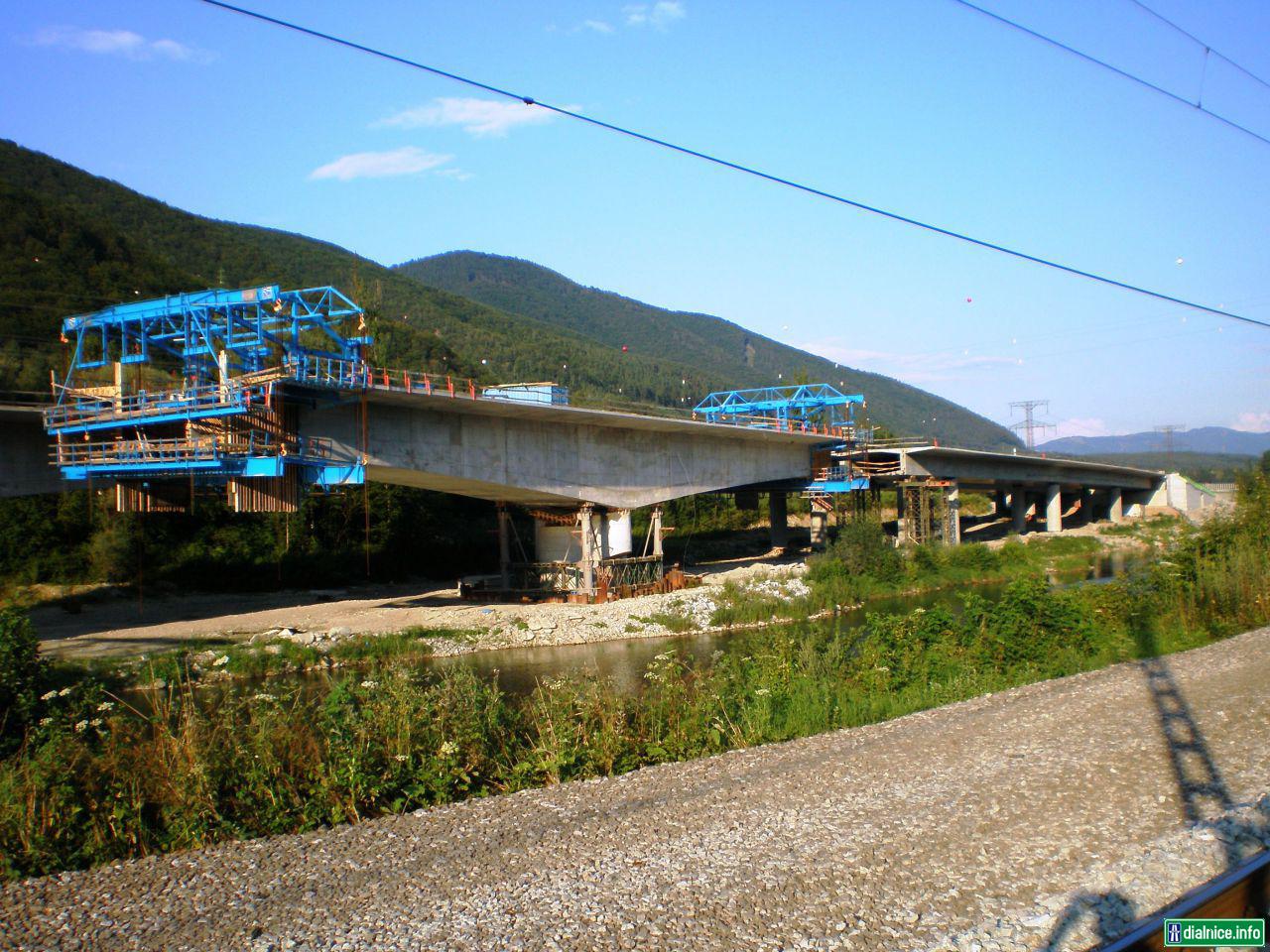 most ponad Váh pri MUK Dubná Skala