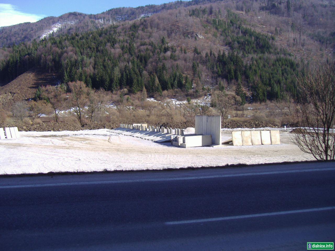 D1 Tu-Hu Stavebný dvor medzi tunelmi Rojkov a Havran