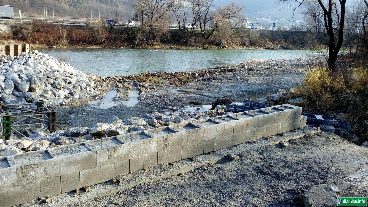 rekonstrukcia docasneho mosta vranie (2017-11-27) 2