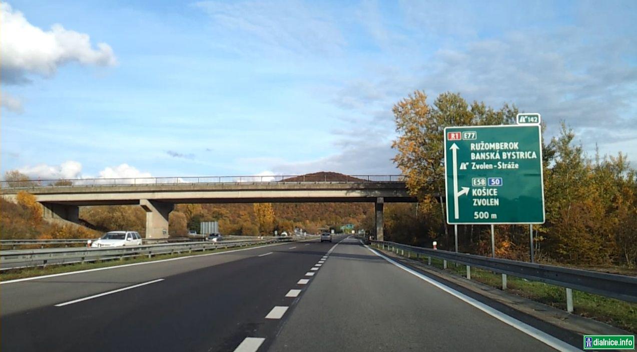 R1 exit 142