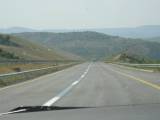 Diaľnica v Macedónsku (južne od mesta Veles)
