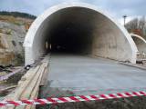 Tunel Povazsky Chlmec - vozovka ukoncena